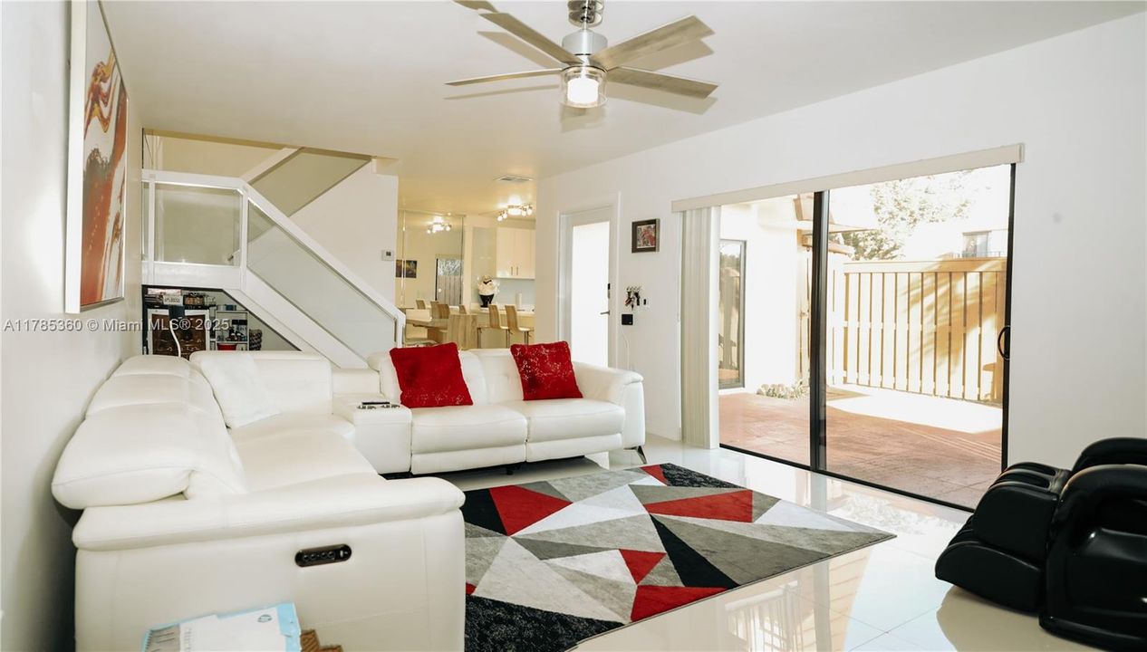 Recently Sold: $374,900 (2 beds, 2 baths, 1325 Square Feet)