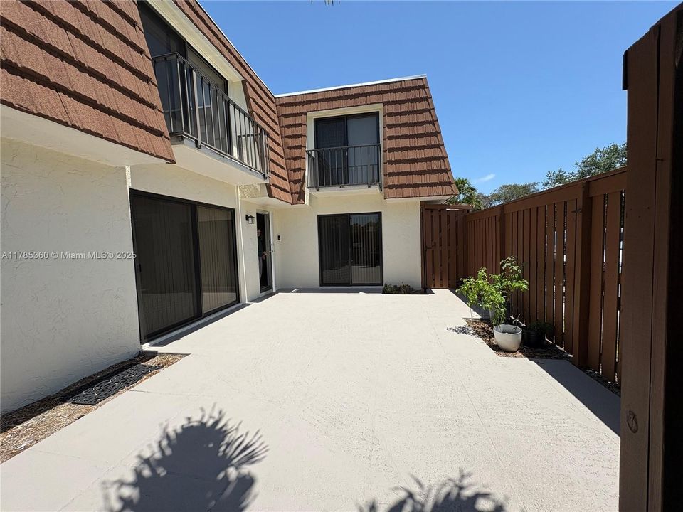 Recently Sold: $374,900 (2 beds, 2 baths, 1325 Square Feet)