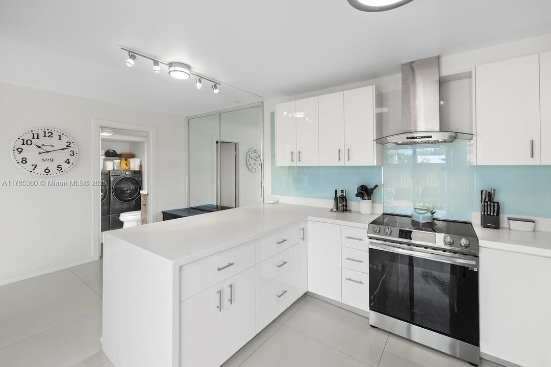 Recently Sold: $374,900 (2 beds, 2 baths, 1325 Square Feet)