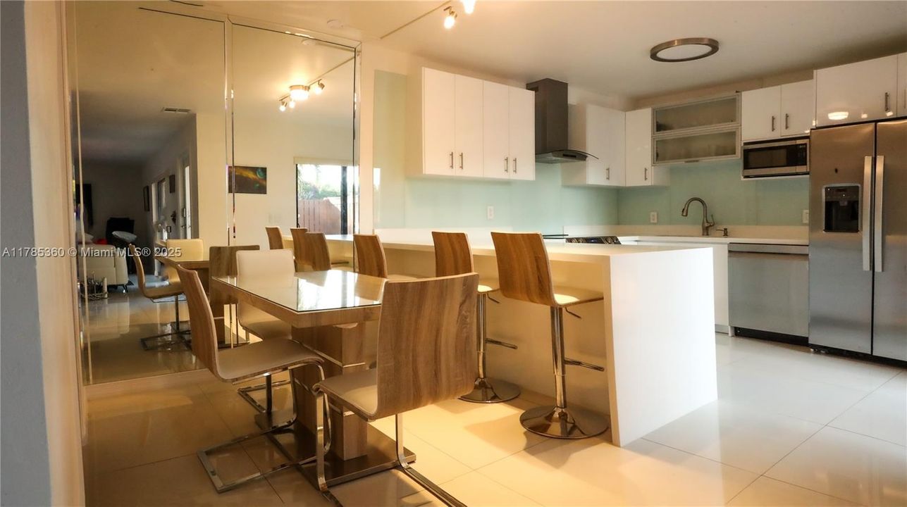 Recently Sold: $374,900 (2 beds, 2 baths, 1325 Square Feet)