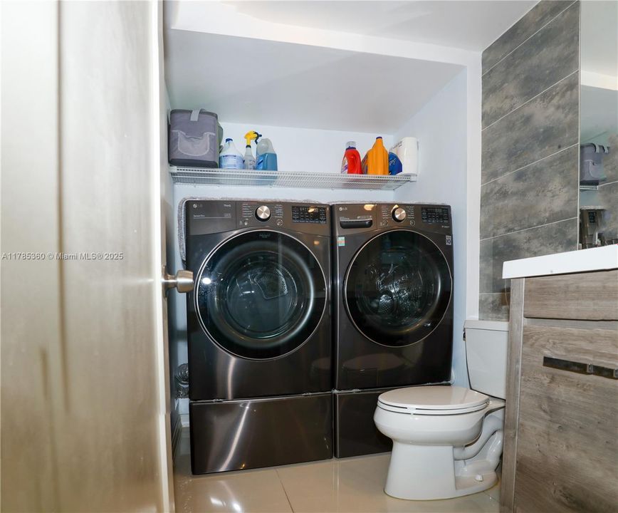 Recently Sold: $374,900 (2 beds, 2 baths, 1325 Square Feet)