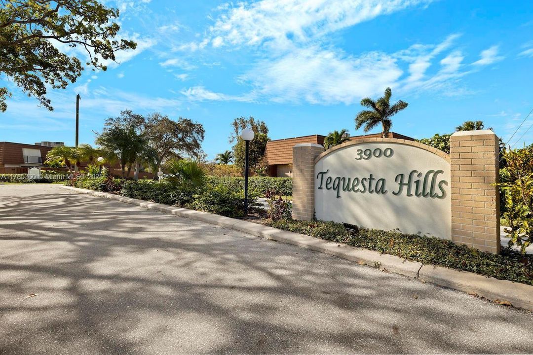 Recently Sold: $374,900 (2 beds, 2 baths, 1325 Square Feet)