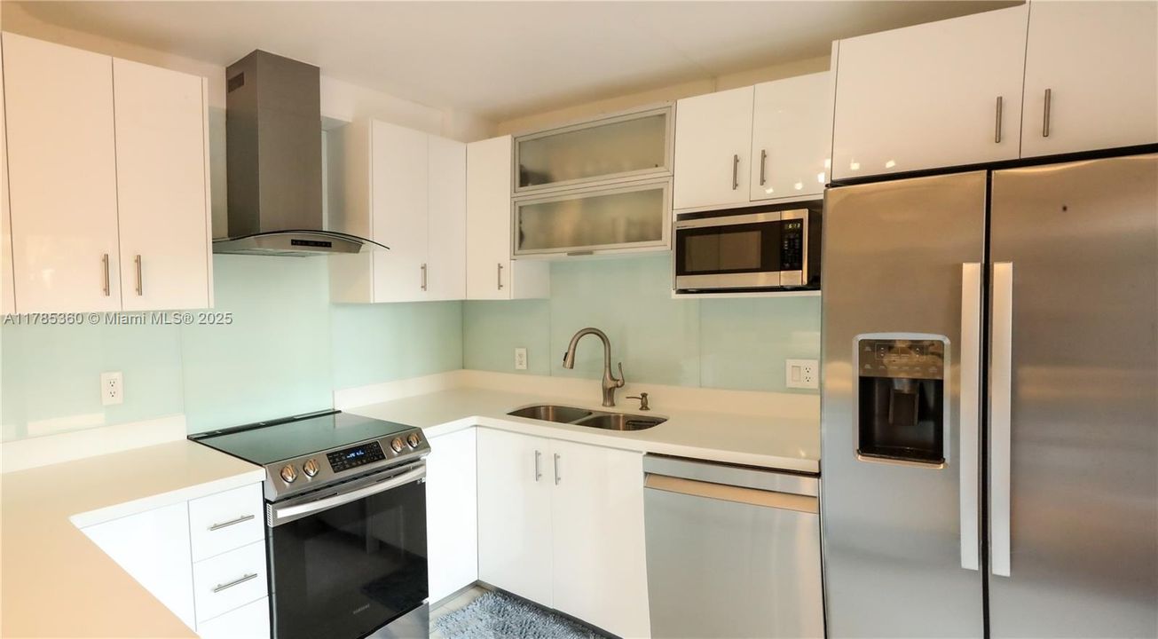 Recently Sold: $374,900 (2 beds, 2 baths, 1325 Square Feet)