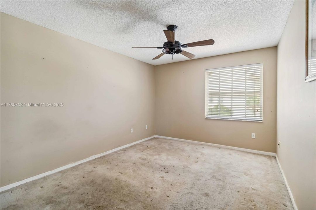 Недавно продано: $688,000 (4 спален, 2 ванн, 2880 Квадратных фут)