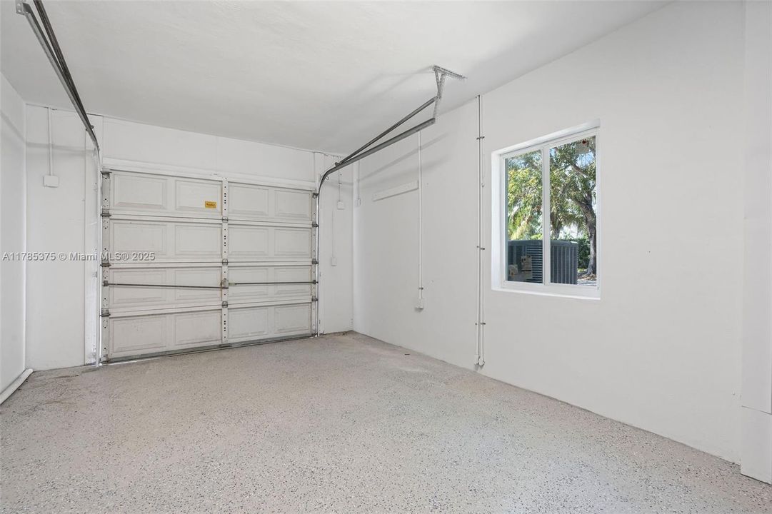 For Sale: $1,497,000 (3 beds, 2 baths, 1968 Square Feet)