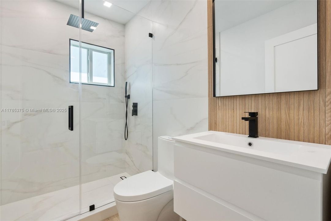 For Sale: $1,497,000 (3 beds, 2 baths, 1968 Square Feet)