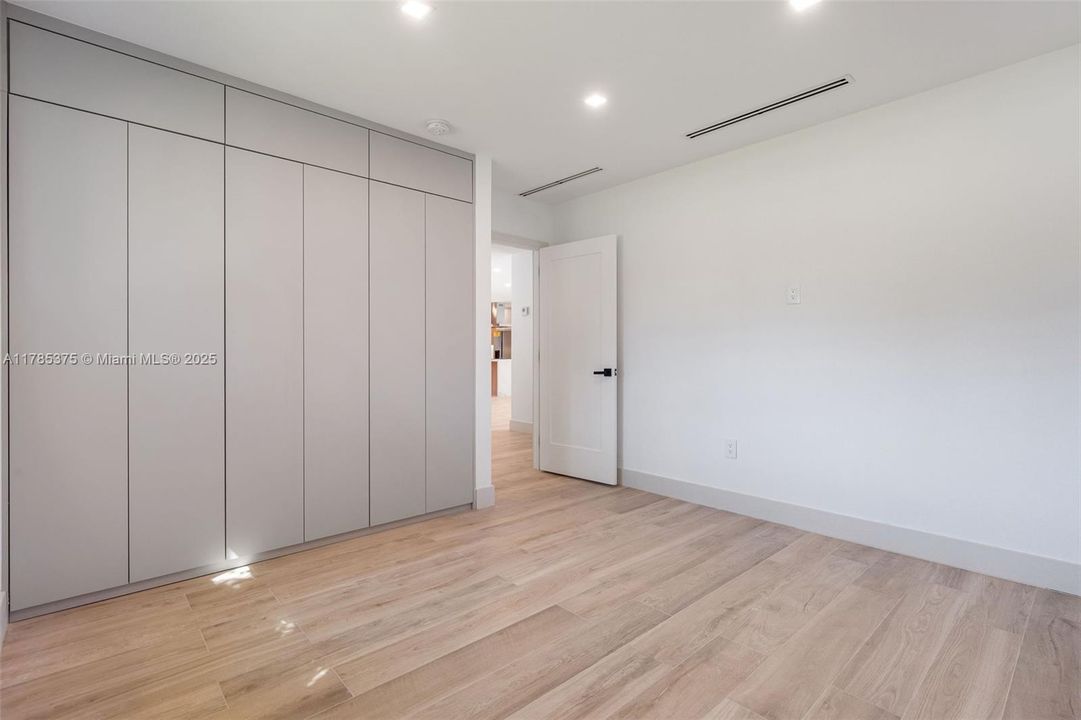 For Sale: $1,497,000 (3 beds, 2 baths, 1968 Square Feet)