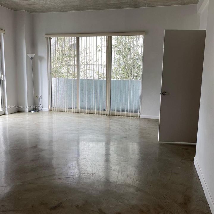 待售: $450,000 (2 贝兹, 2 浴室, 1056 平方英尺)