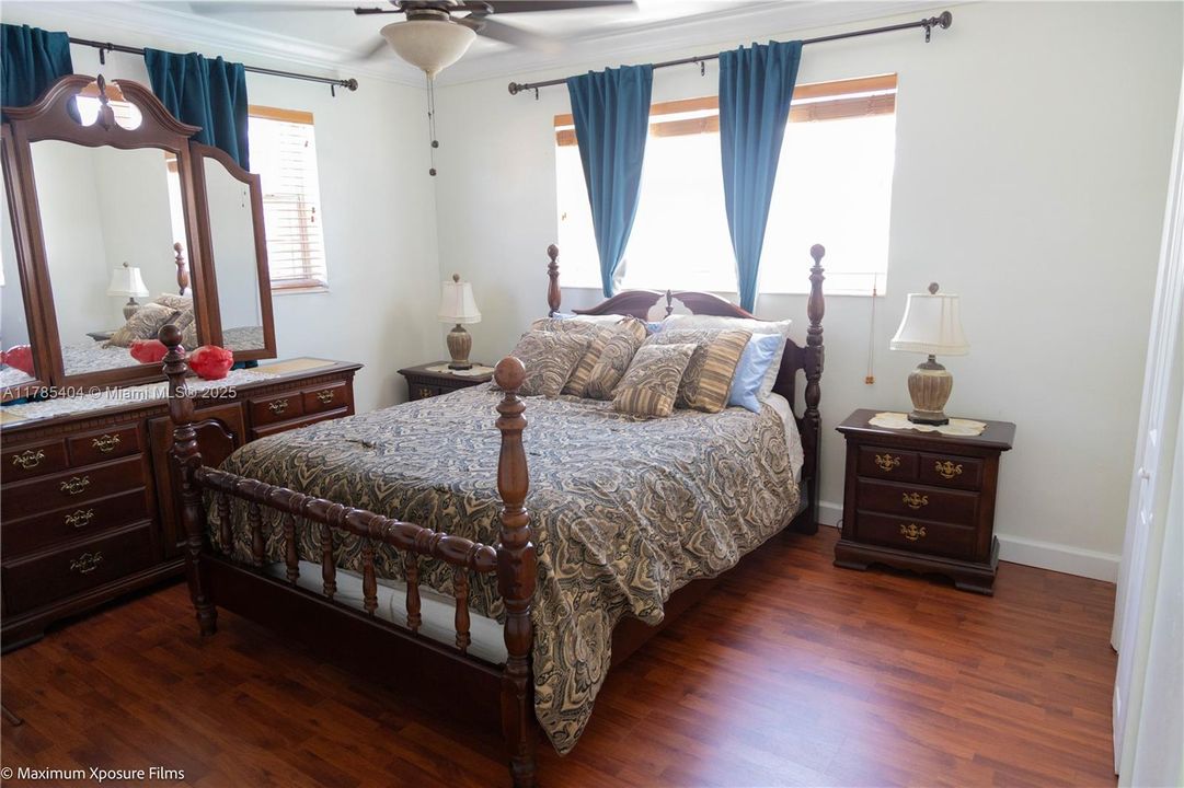 Недавно продано: $590,000 (3 спален, 2 ванн, 1658 Квадратных фут)