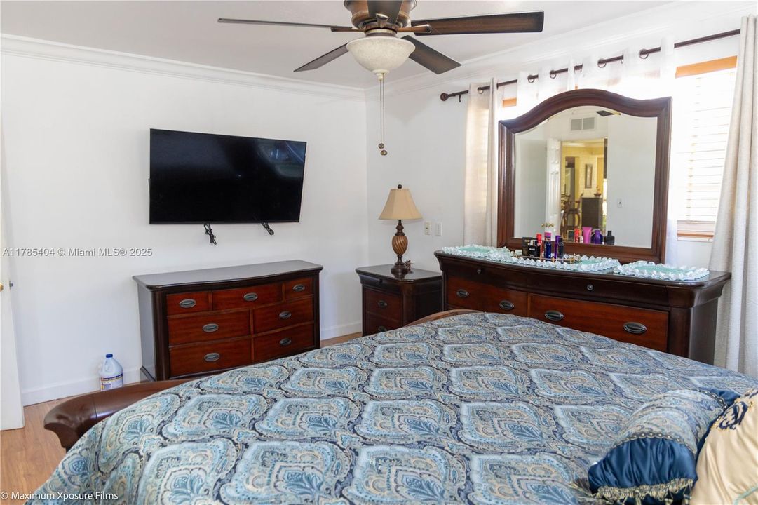 Недавно продано: $590,000 (3 спален, 2 ванн, 1658 Квадратных фут)