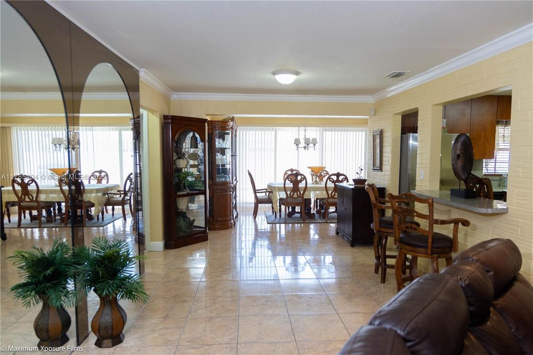 Недавно продано: $590,000 (3 спален, 2 ванн, 1658 Квадратных фут)