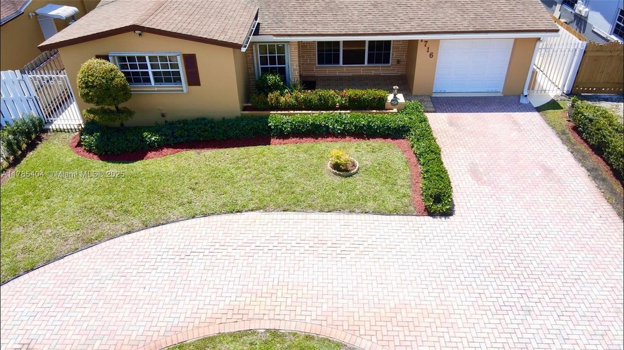 Недавно продано: $590,000 (3 спален, 2 ванн, 1658 Квадратных фут)