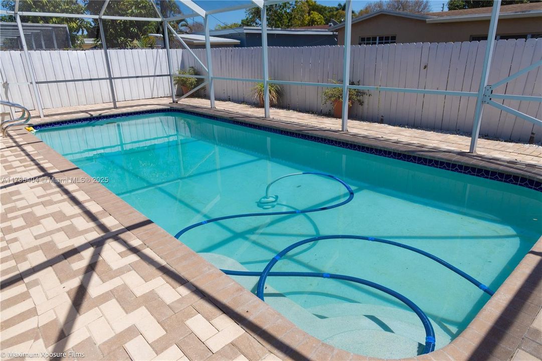 Недавно продано: $590,000 (3 спален, 2 ванн, 1658 Квадратных фут)