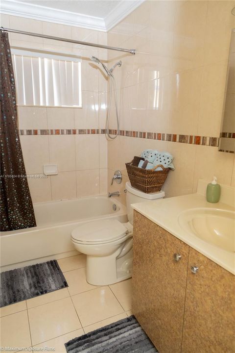 Недавно продано: $590,000 (3 спален, 2 ванн, 1658 Квадратных фут)