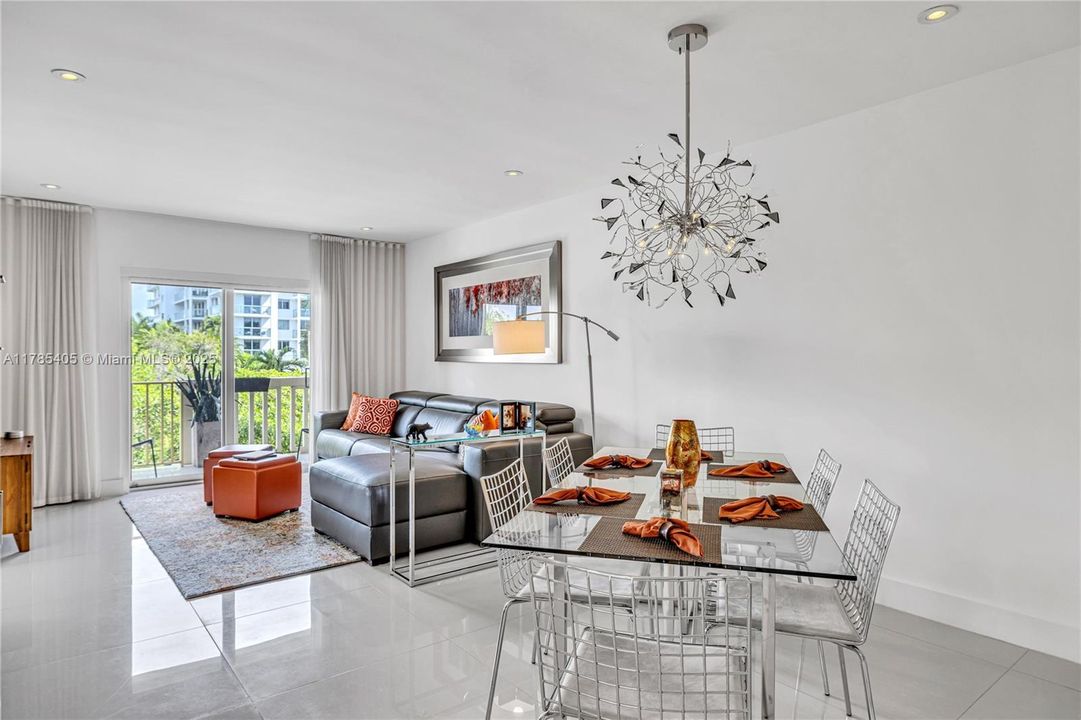 На продажу: $515,000 (2 спален, 2 ванн, 1053 Квадратных фут)