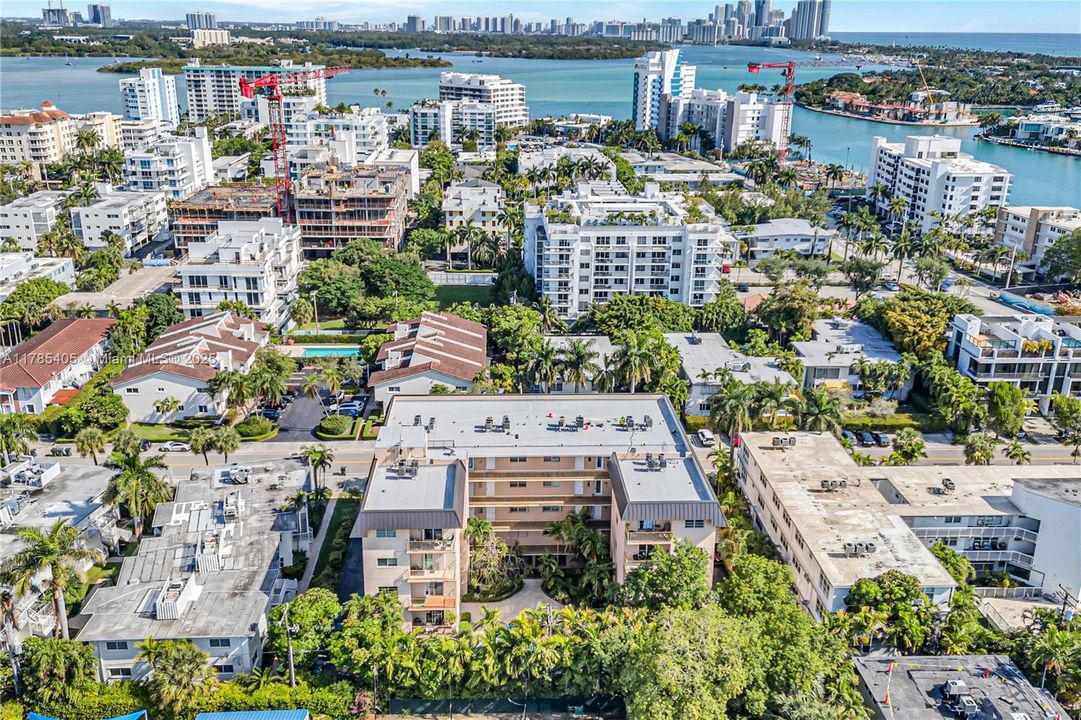 На продажу: $515,000 (2 спален, 2 ванн, 1053 Квадратных фут)