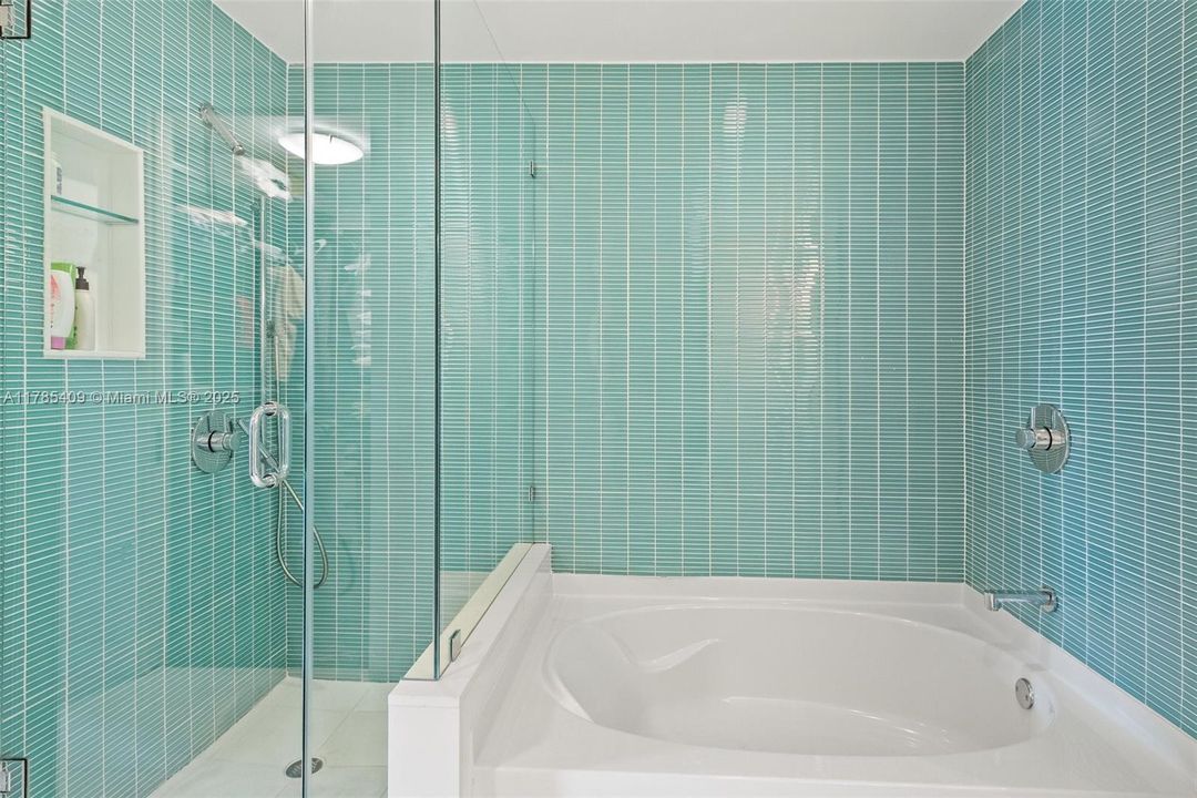 待售: $800,000 (2 贝兹, 3 浴室, 1750 平方英尺)