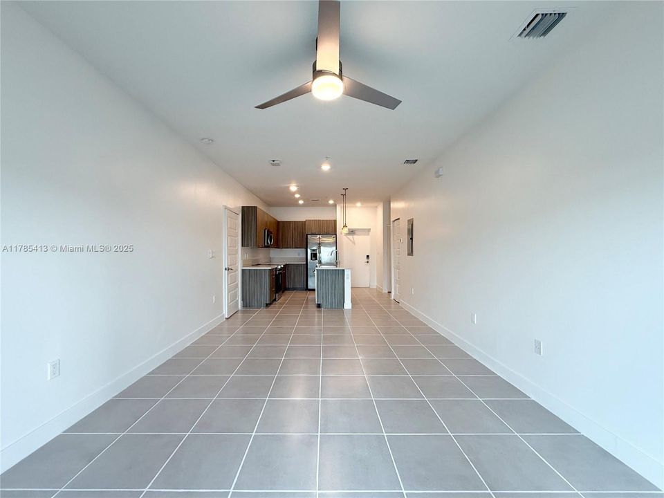 Недавно продано: $499,000 (2 спален, 2 ванн, 1129 Квадратных фут)