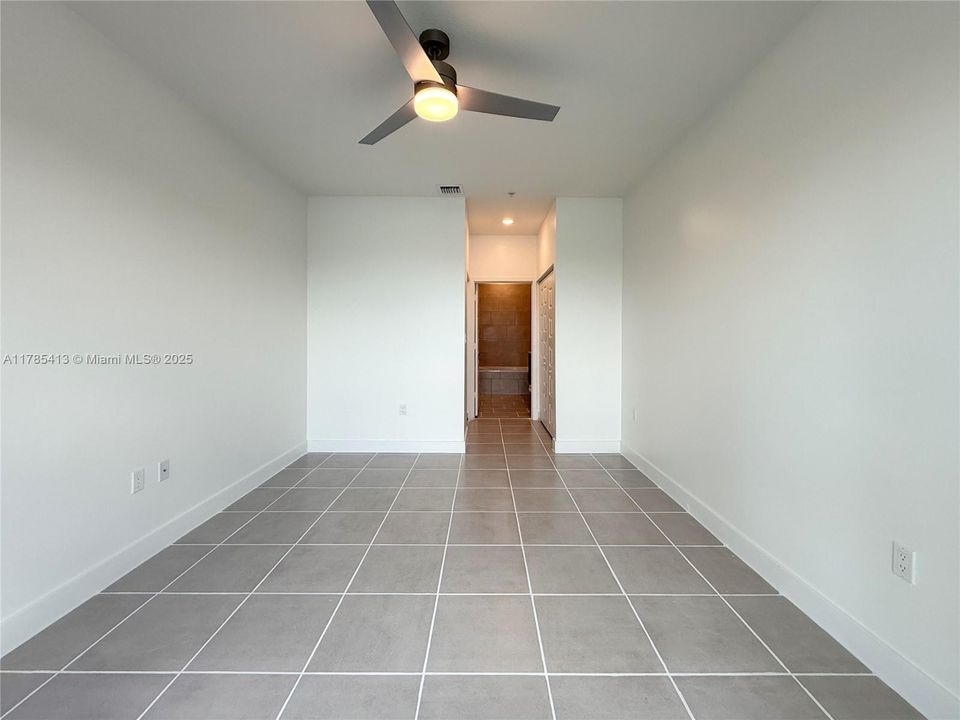 Недавно продано: $499,000 (2 спален, 2 ванн, 1129 Квадратных фут)