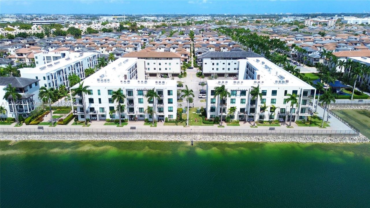 Недавно продано: $499,000 (2 спален, 2 ванн, 1129 Квадратных фут)