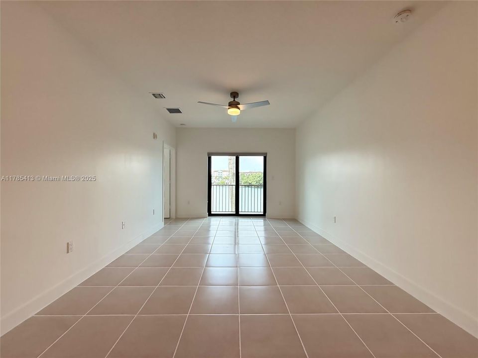 Недавно продано: $499,000 (2 спален, 2 ванн, 1129 Квадратных фут)