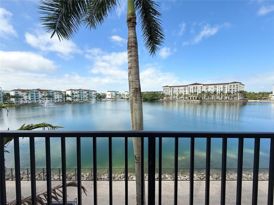 Недавно продано: $499,000 (2 спален, 2 ванн, 1129 Квадратных фут)