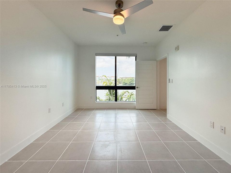 Недавно продано: $499,000 (2 спален, 2 ванн, 1129 Квадратных фут)