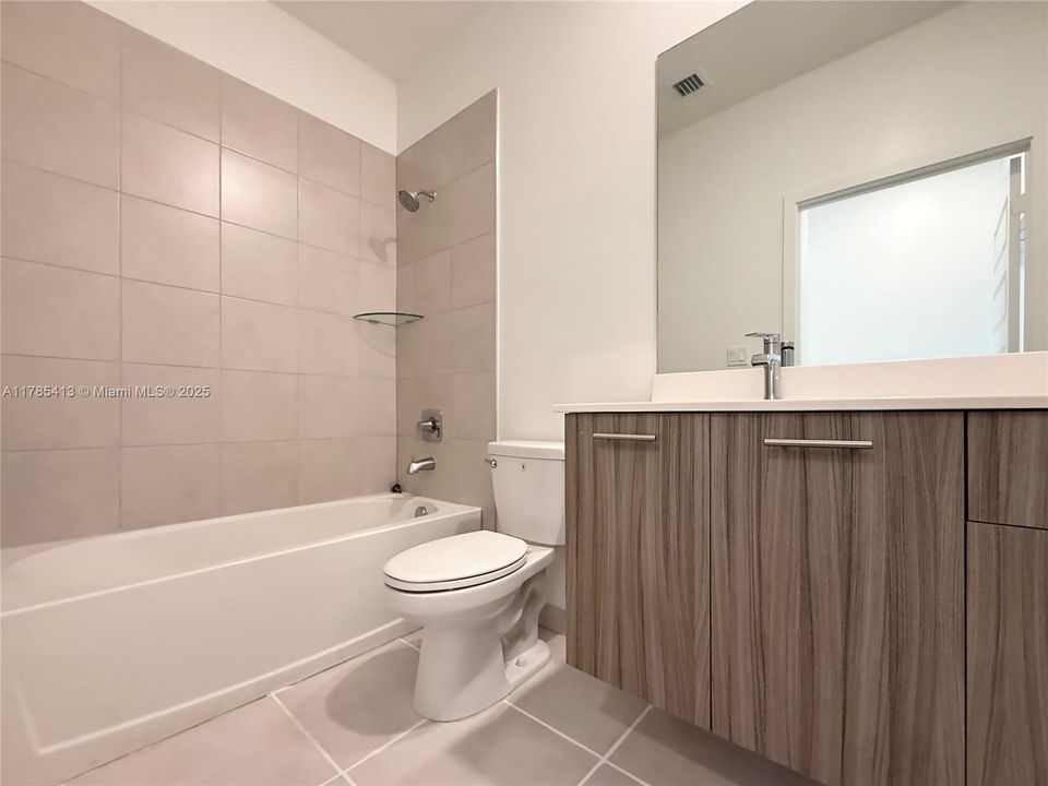 Недавно продано: $499,000 (2 спален, 2 ванн, 1129 Квадратных фут)