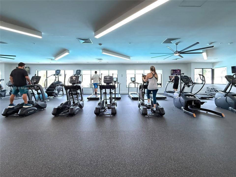 Недавно продано: $499,000 (2 спален, 2 ванн, 1129 Квадратных фут)