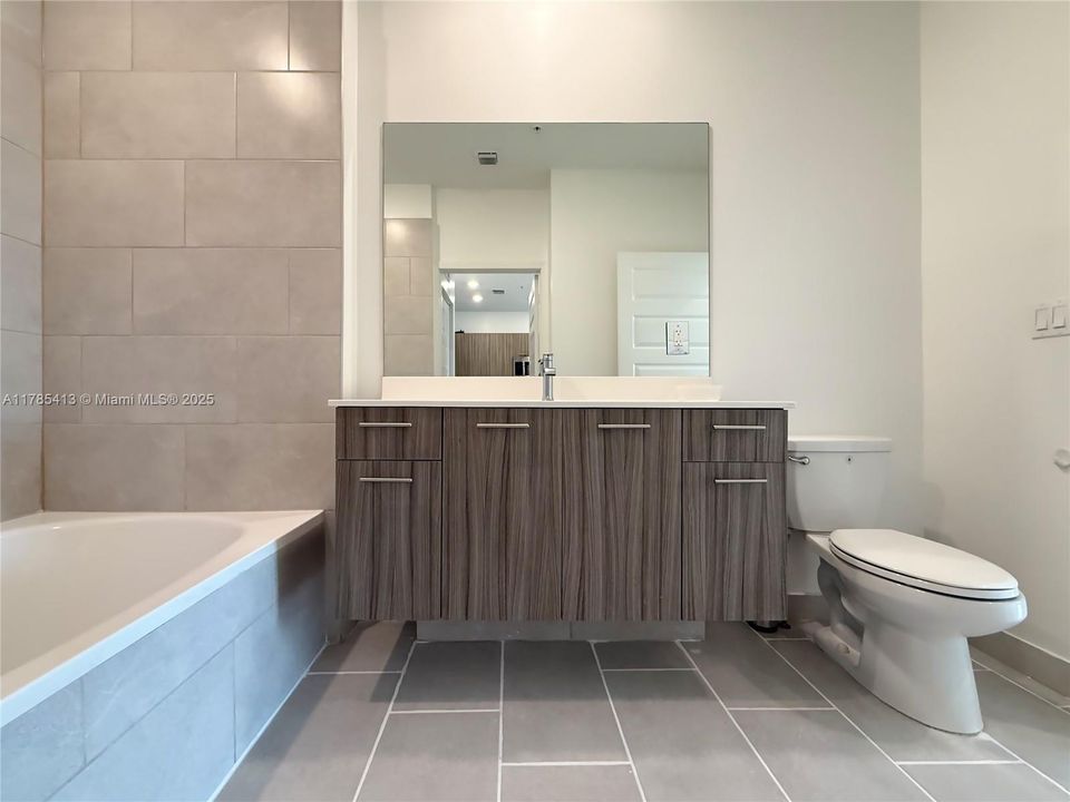 Недавно продано: $499,000 (2 спален, 2 ванн, 1129 Квадратных фут)