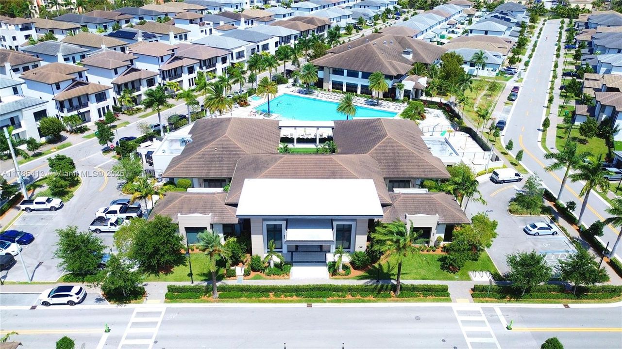 Недавно продано: $499,000 (2 спален, 2 ванн, 1129 Квадратных фут)