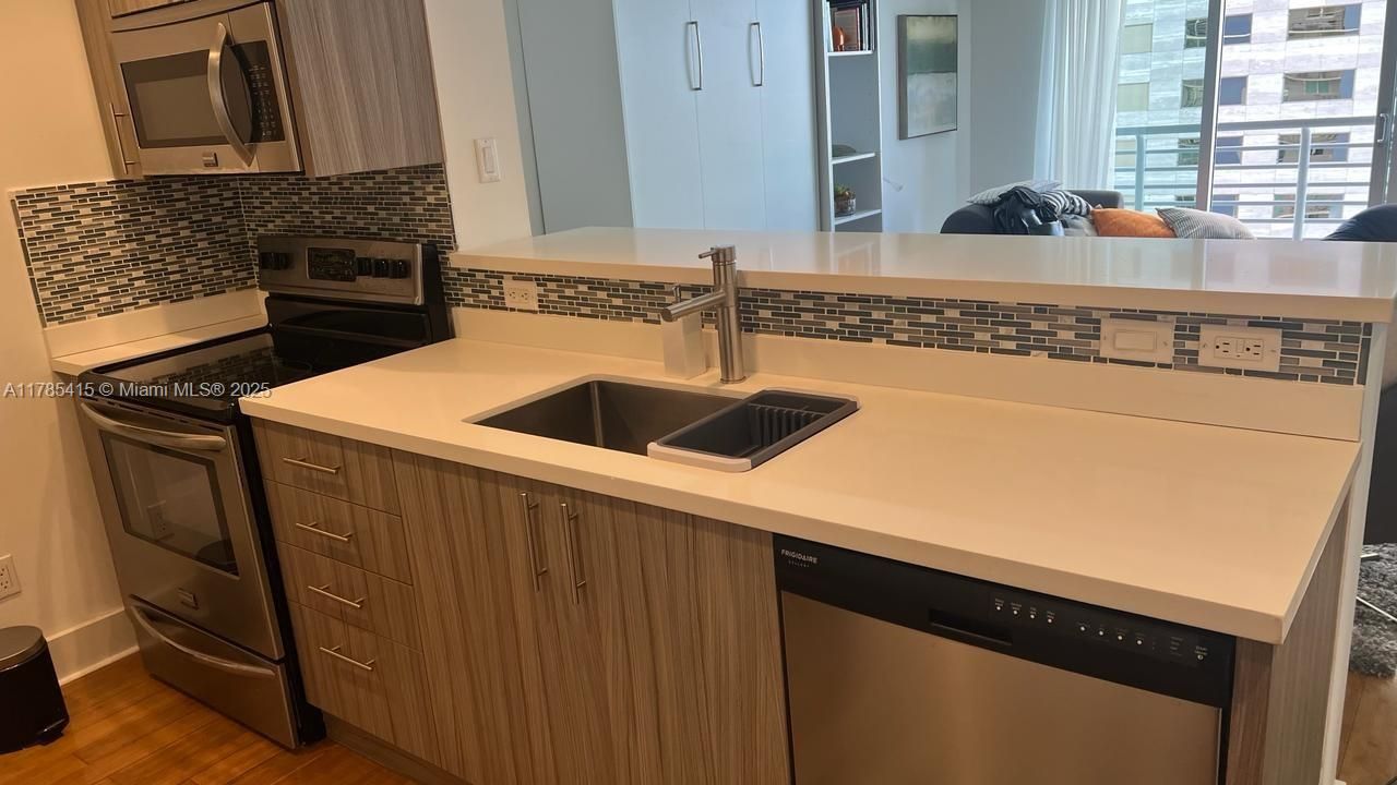 Vendido Recientemente: $390,000 (0 camas, 1 baños, 507 Pies cuadrados)