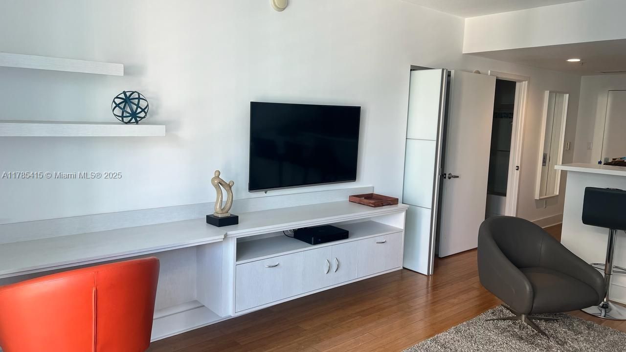 Vendido Recientemente: $390,000 (0 camas, 1 baños, 507 Pies cuadrados)