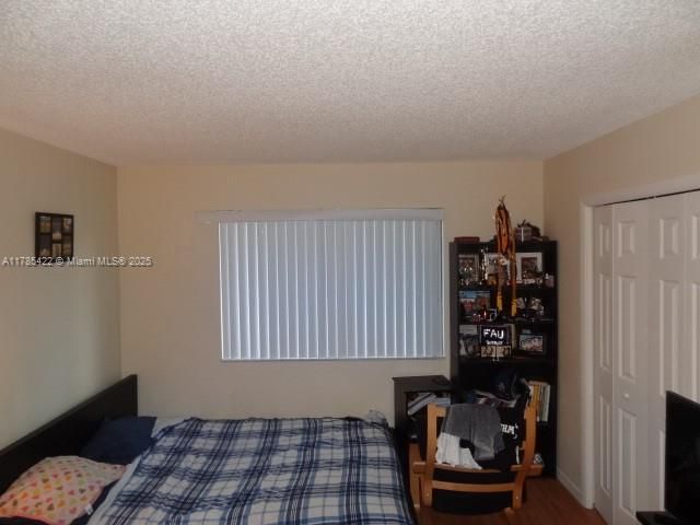 For Sale: $334,000 (2 beds, 2 baths, 1256 Square Feet)