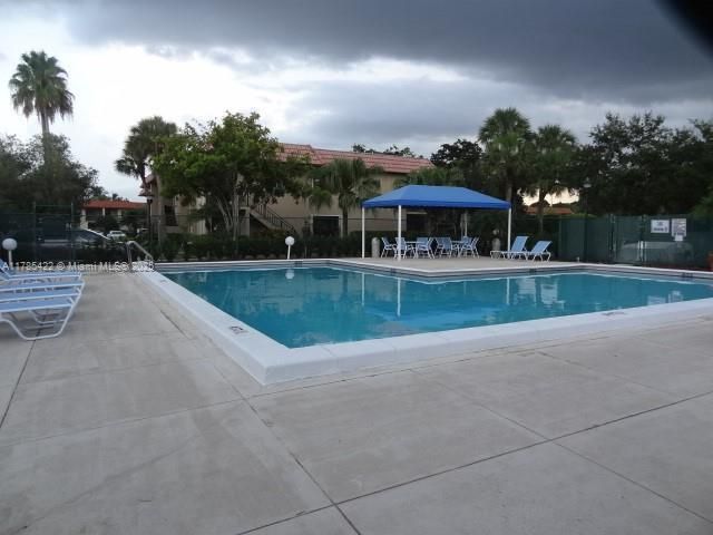 For Sale: $334,000 (2 beds, 2 baths, 1256 Square Feet)