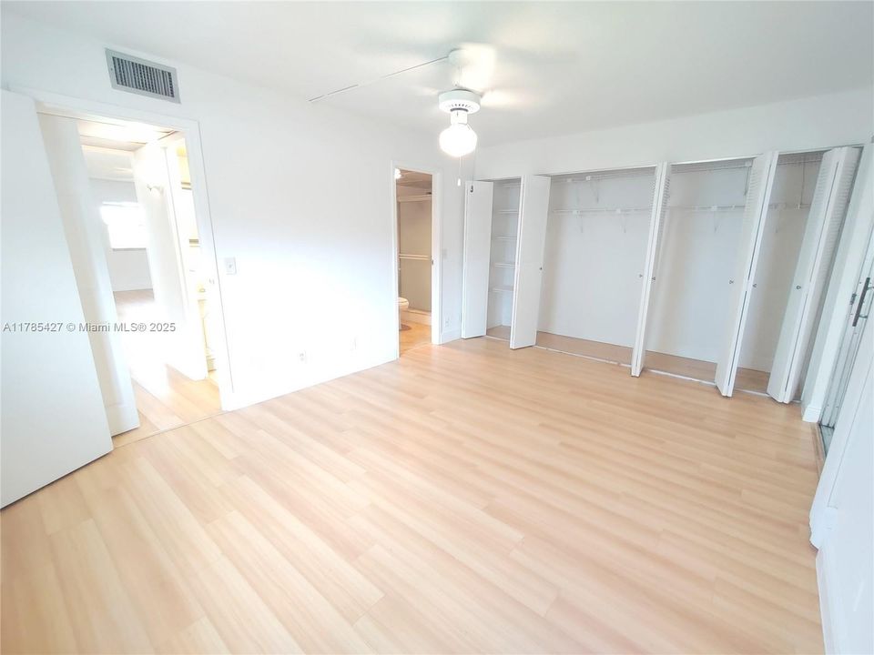 Active With Contract: $59,000 (1 beds, 1 baths, 720 Square Feet)