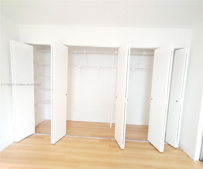 Active With Contract: $59,000 (1 beds, 1 baths, 720 Square Feet)