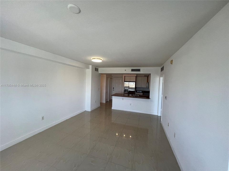 En Venta: $348,000 (2 camas, 2 baños, 1036 Pies cuadrados)