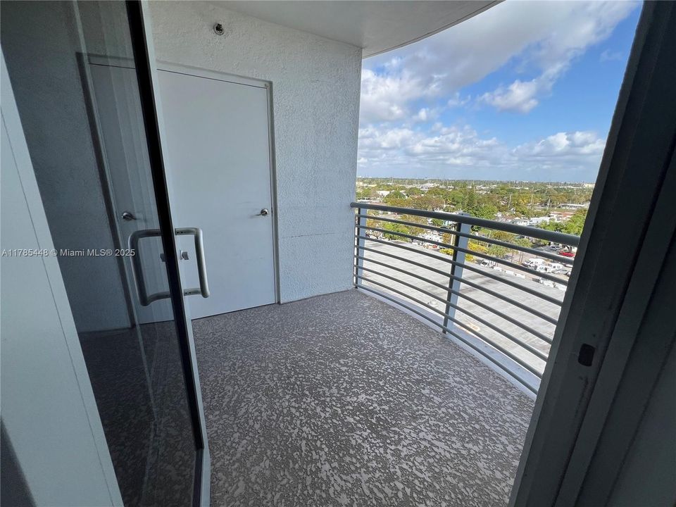 En Venta: $348,000 (2 camas, 2 baños, 1036 Pies cuadrados)