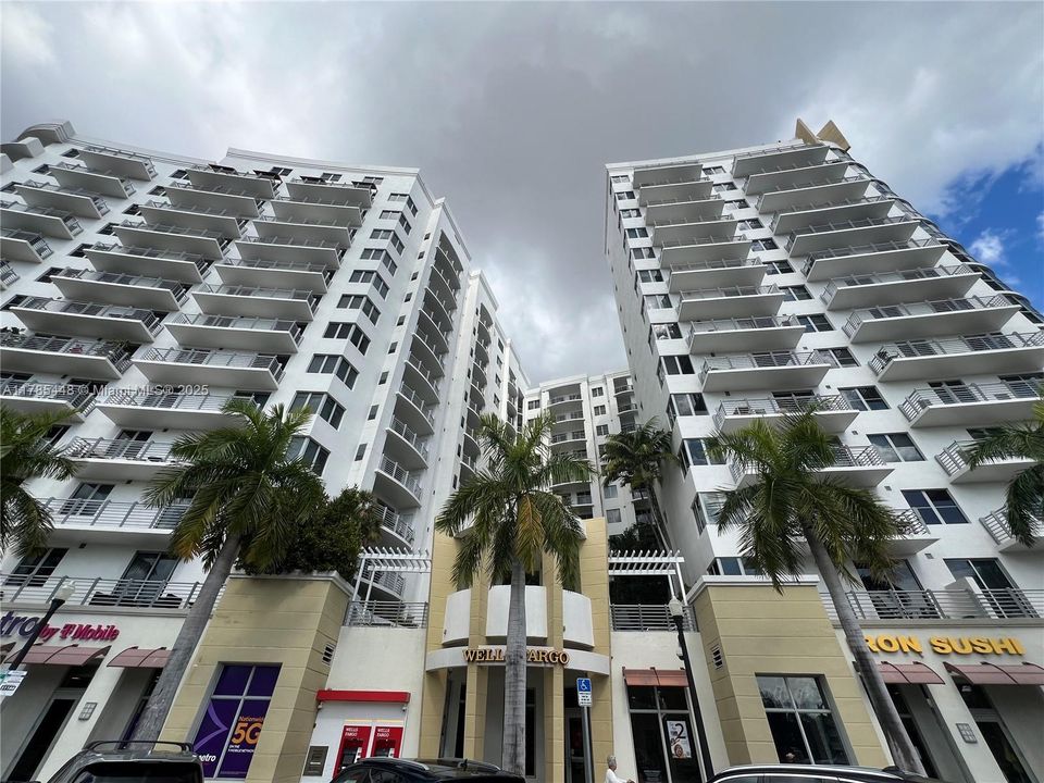 En Venta: $348,000 (2 camas, 2 baños, 1036 Pies cuadrados)