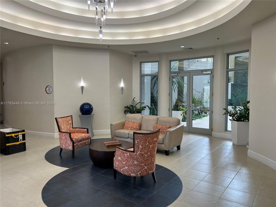 En Venta: $348,000 (2 camas, 2 baños, 1036 Pies cuadrados)