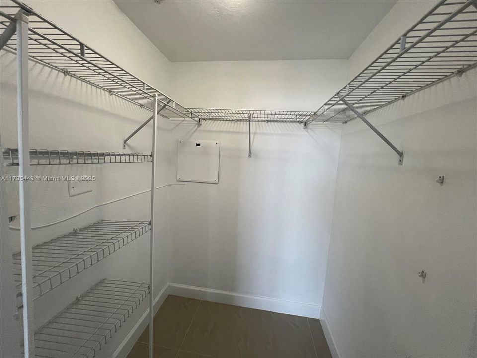 En Venta: $348,000 (2 camas, 2 baños, 1036 Pies cuadrados)