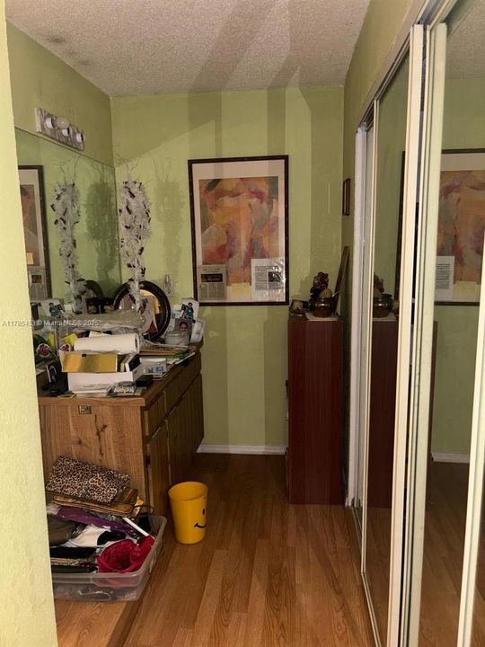 Recently Sold: $365,000 (2 beds, 1 baths, 1482 Square Feet)