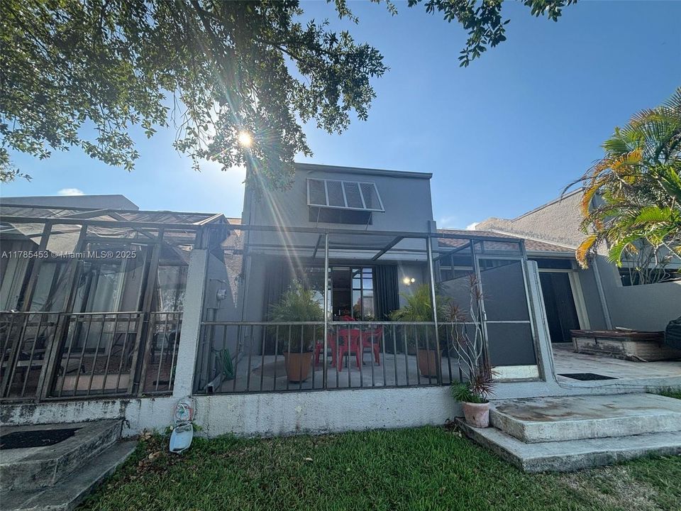 Recently Sold: $365,000 (2 beds, 1 baths, 1482 Square Feet)