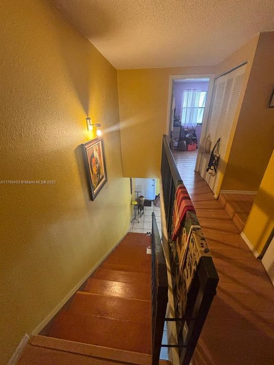 Recently Sold: $365,000 (2 beds, 1 baths, 1482 Square Feet)