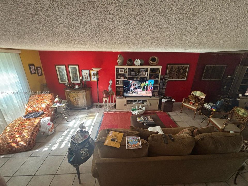 Recently Sold: $365,000 (2 beds, 1 baths, 1482 Square Feet)