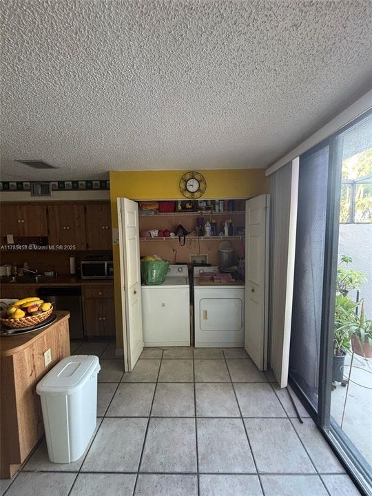 Recently Sold: $365,000 (2 beds, 1 baths, 1482 Square Feet)