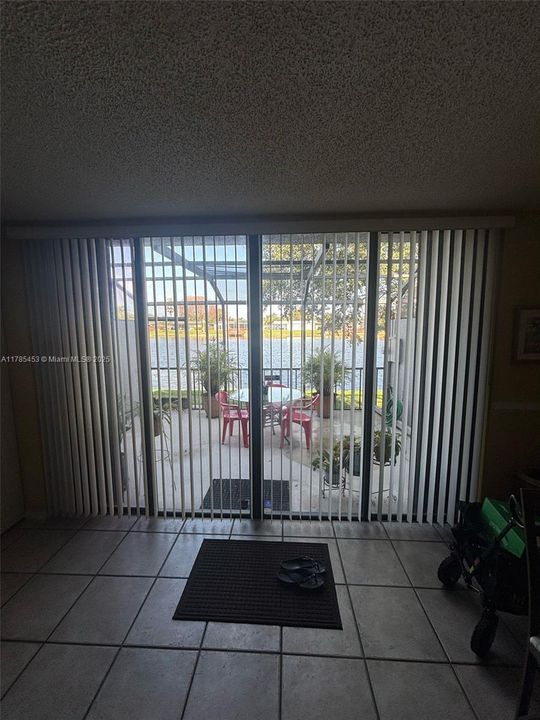 Recently Sold: $365,000 (2 beds, 1 baths, 1482 Square Feet)