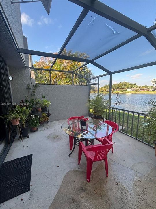 Recently Sold: $365,000 (2 beds, 1 baths, 1482 Square Feet)