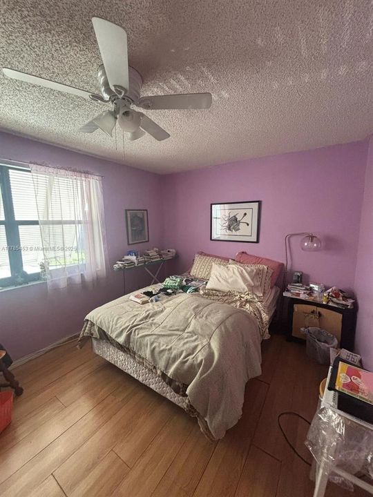 Recently Sold: $365,000 (2 beds, 1 baths, 1482 Square Feet)